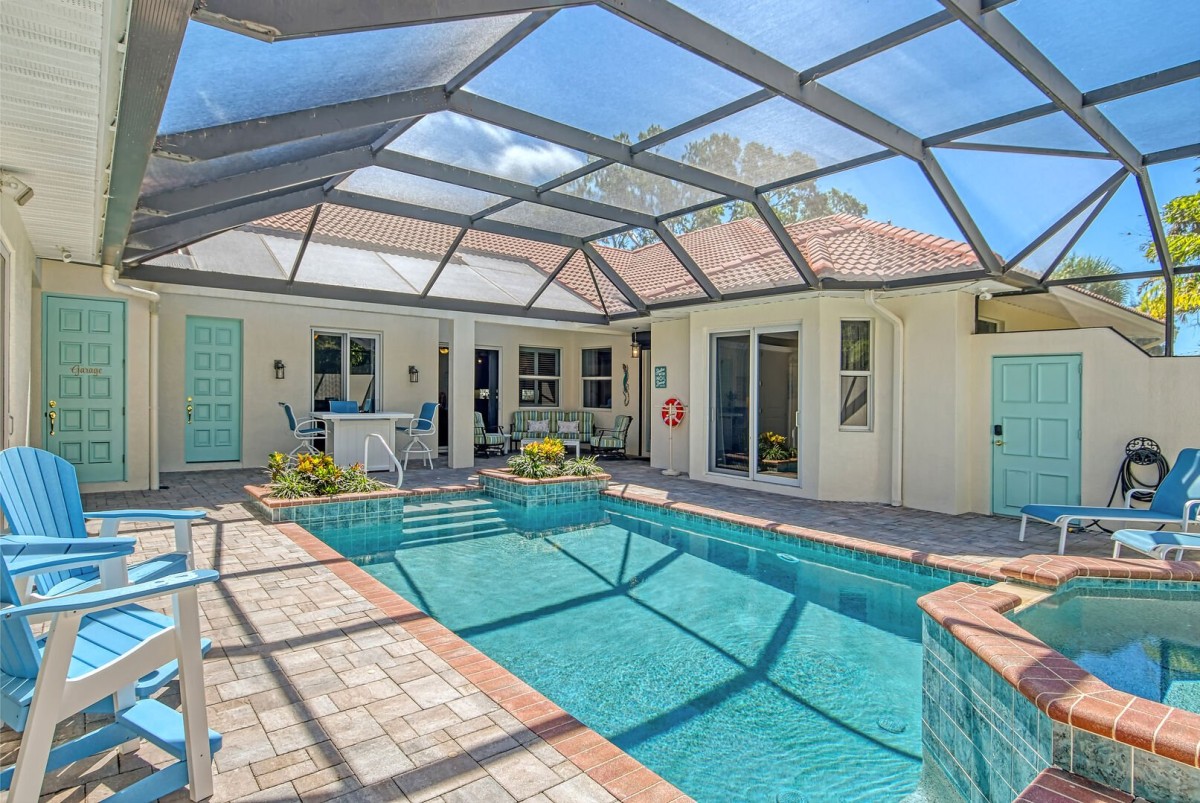 Screened-In Pool / Spa