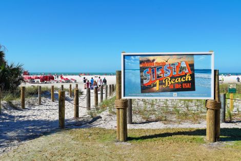 Siesta beach sign