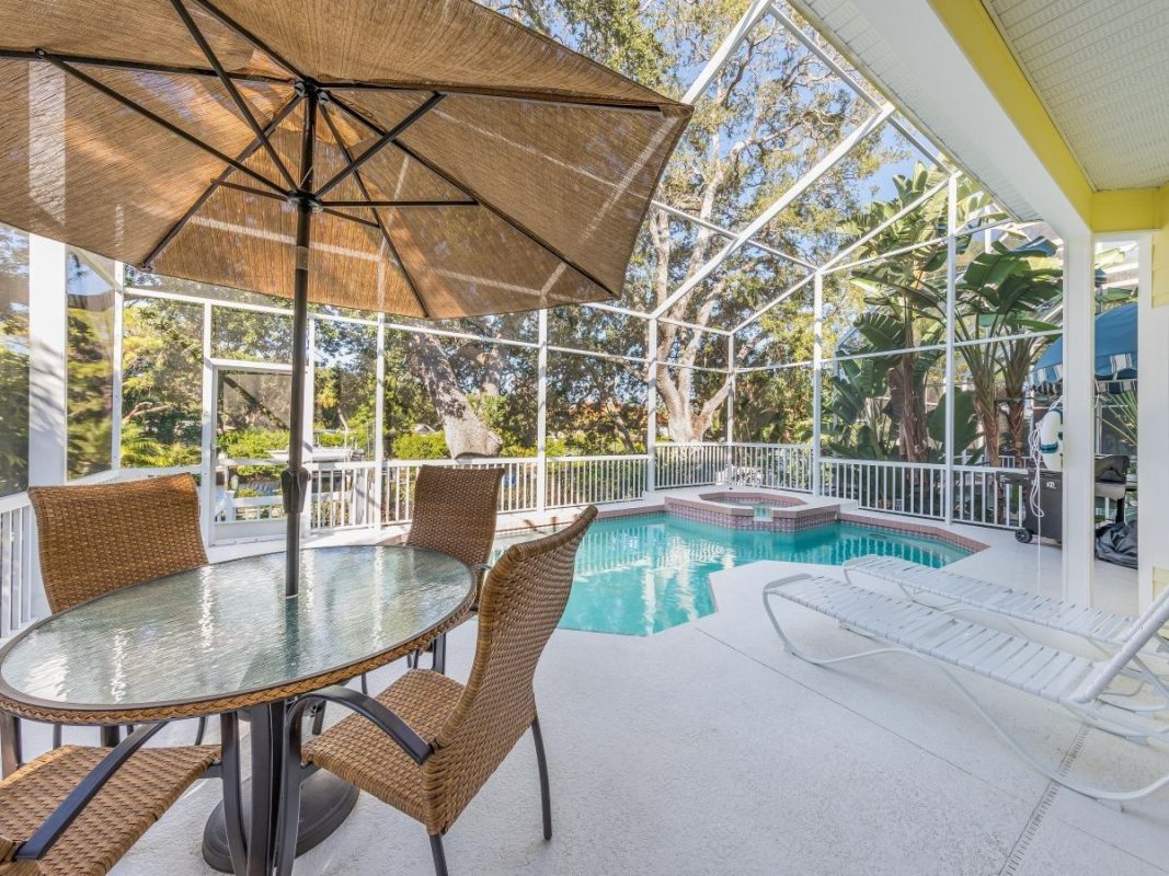 pool of siesta key vacation rental