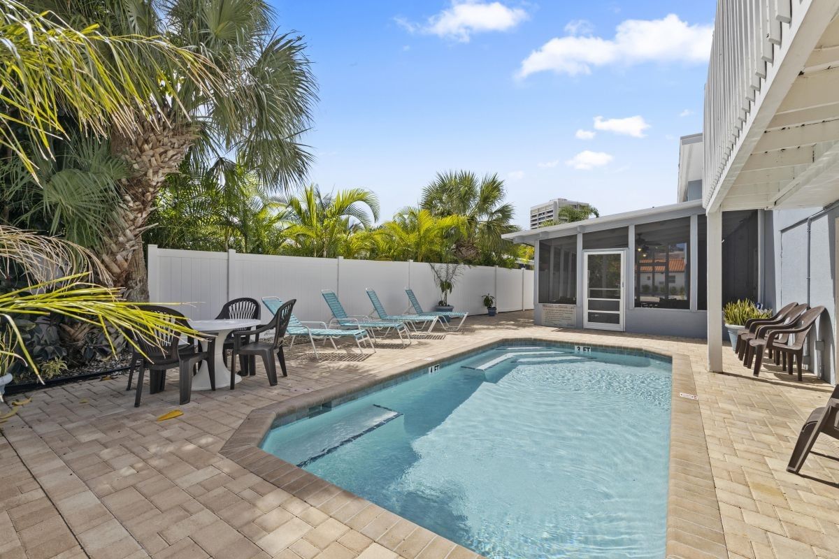 large patio and pool in siesta key vacation rental