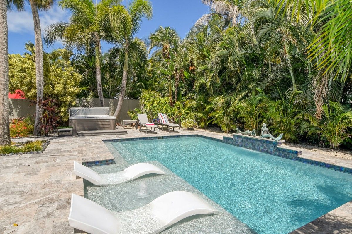 large pool vacation rental home in Lido key